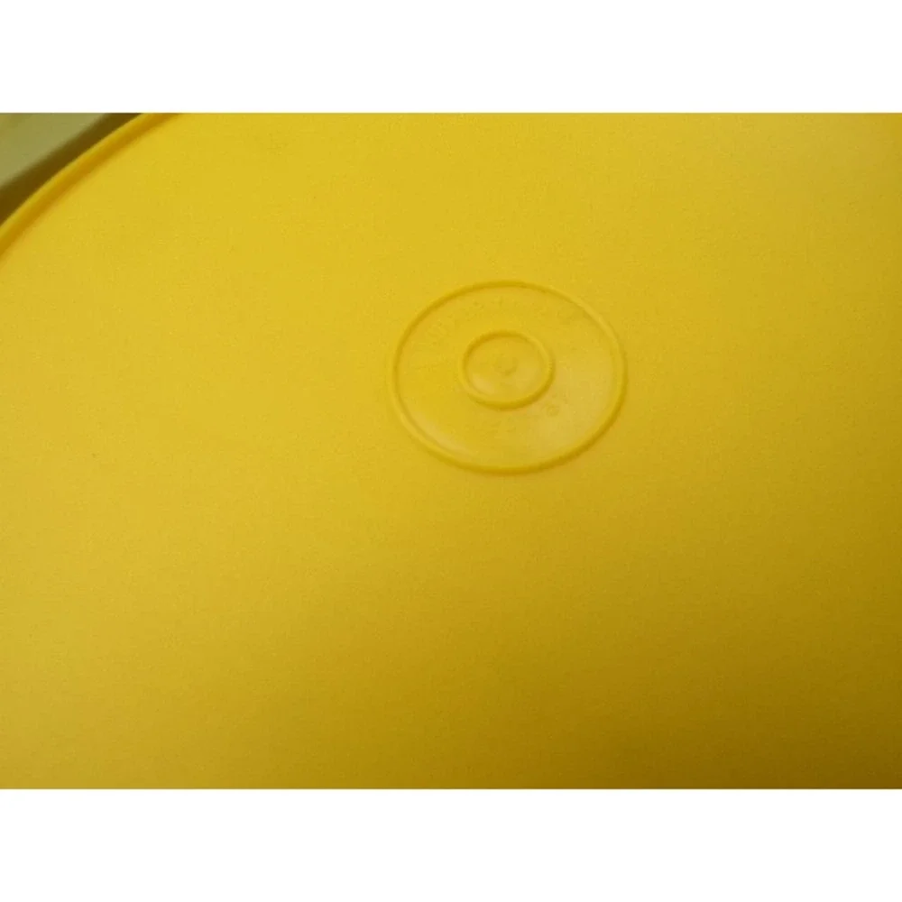 Tupperware Lids‎ Set of 2 Yellow Olive Green Round Replacement Covers